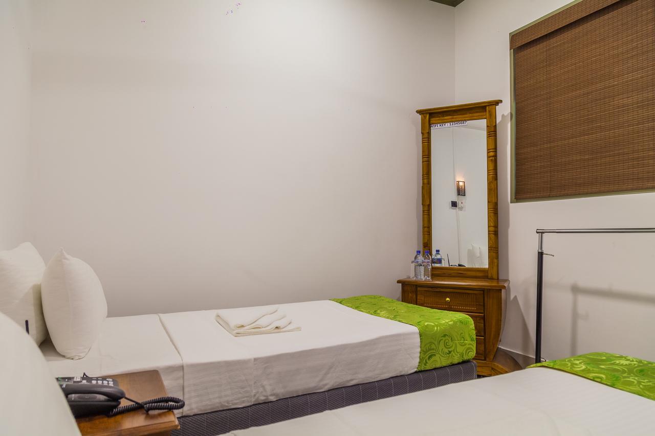281 Kandy City Hostel & Rooms Deiyannewela 外观 照片