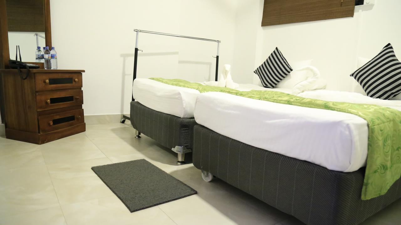 281 Kandy City Hostel & Rooms Deiyannewela 外观 照片