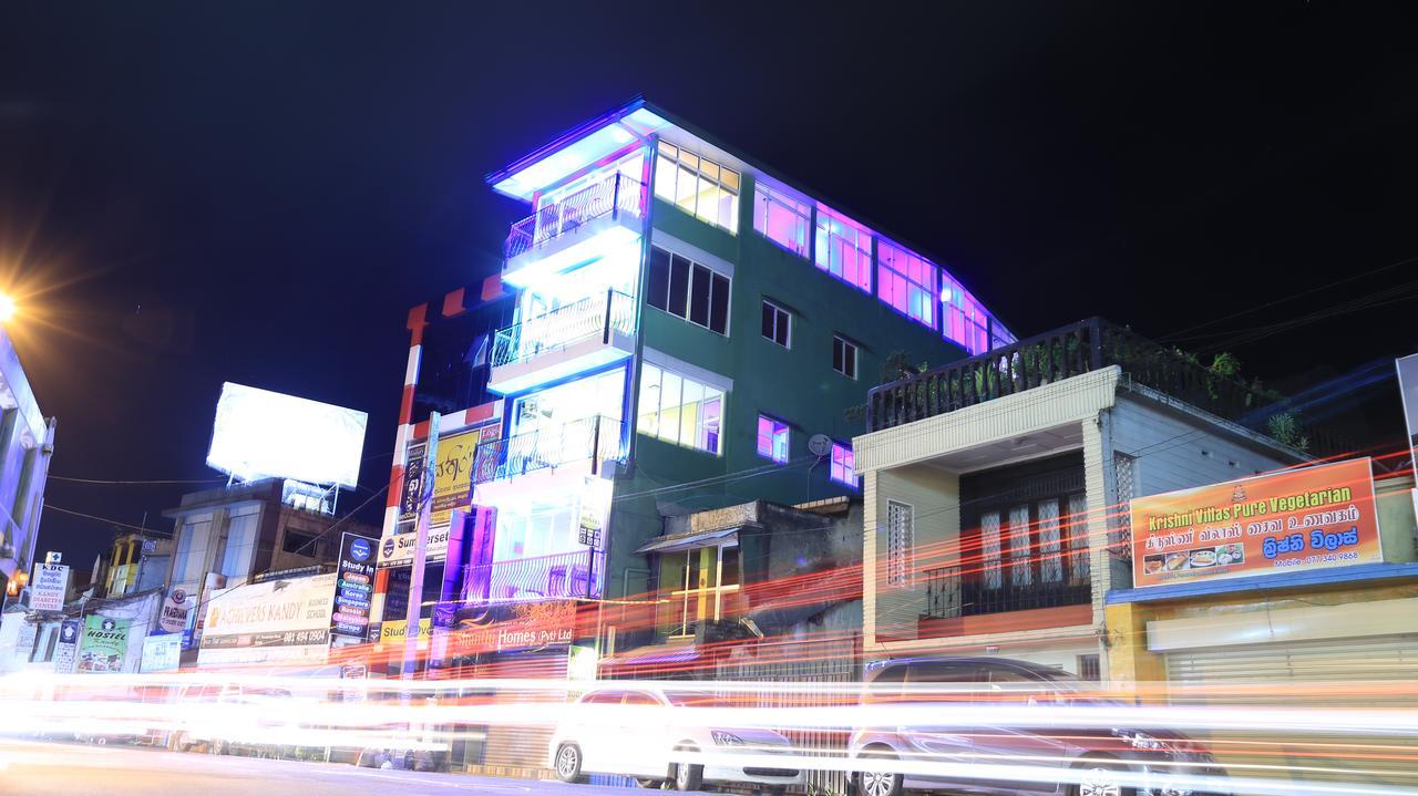 281 Kandy City Hostel & Rooms Deiyannewela 外观 照片