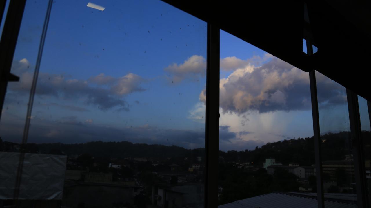 281 Kandy City Hostel & Rooms Deiyannewela 外观 照片